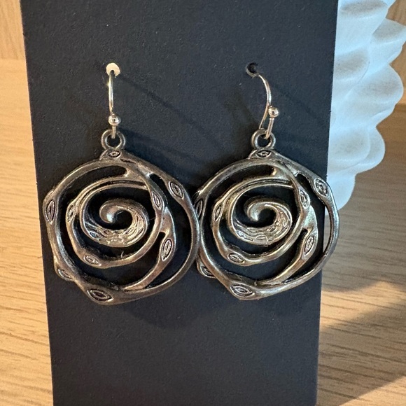 Silver Swirl Earrings - Picture 1 of 1